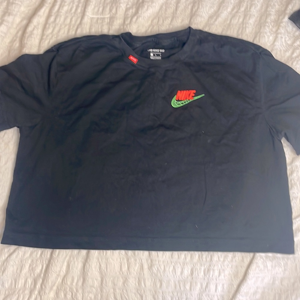 Nike worldwide crop top